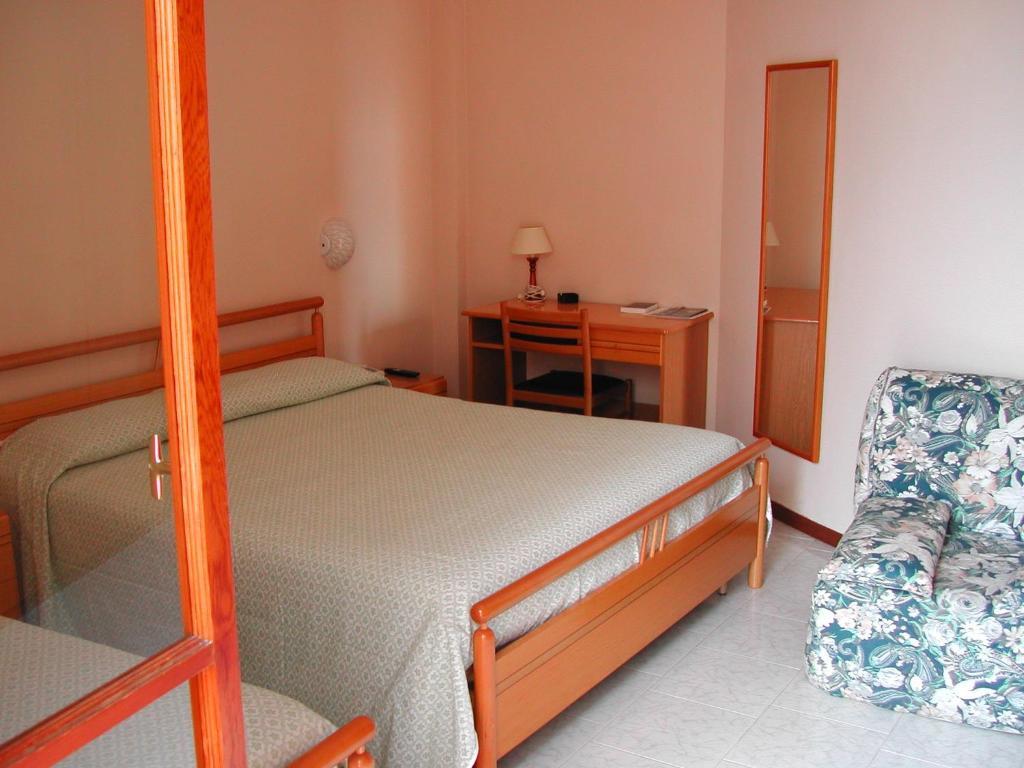 Hotel Centrale Di Paolo E Cinzia Λορέτο Δωμάτιο φωτογραφία